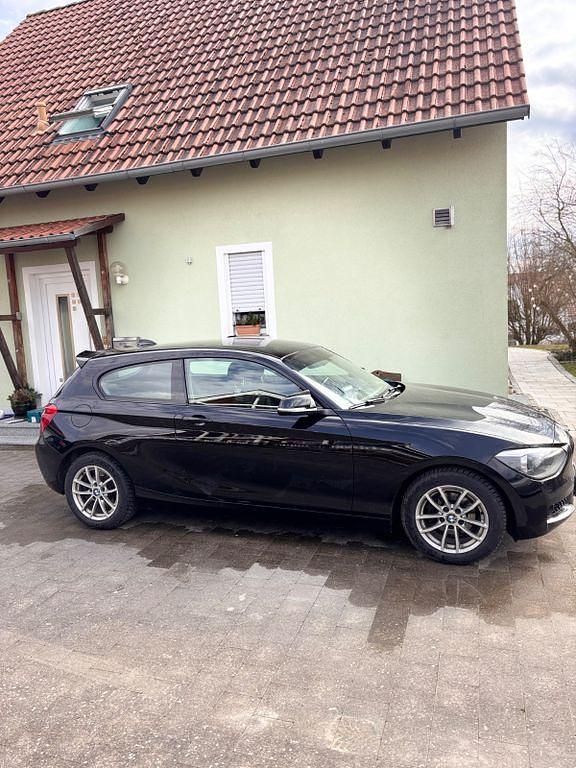 Gebraucht BMW 116 136 PS (100 kW) 2012 Schwarz Kleinwagen
