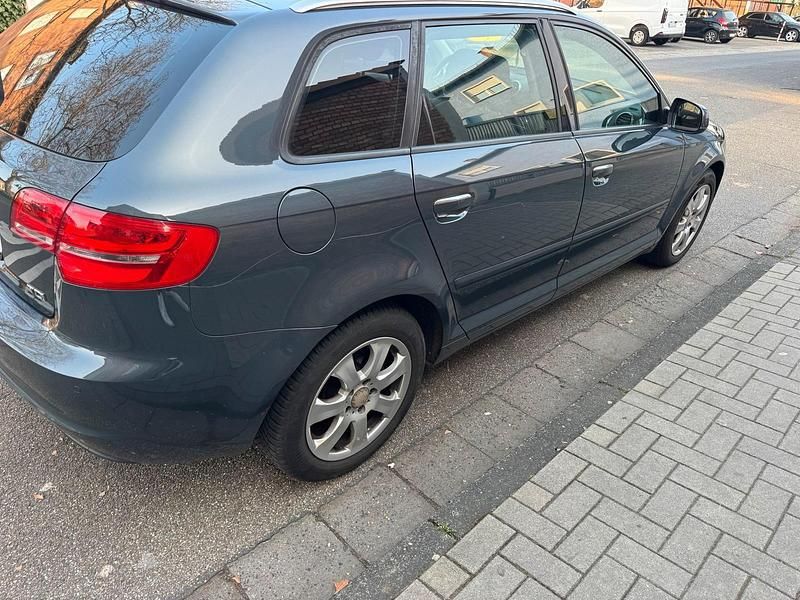 Gebraucht Audi A3 140 PS (102 kW) 2011 Grau Kleinwagen