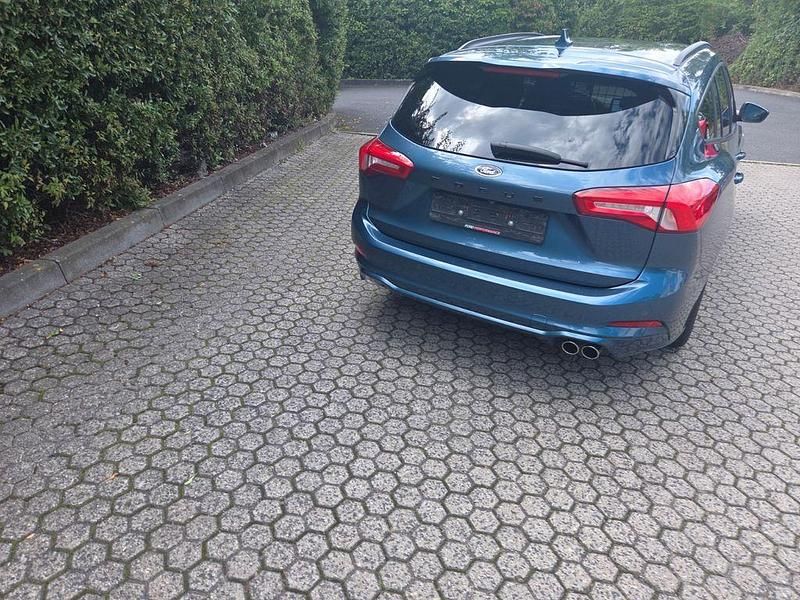Gebraucht Ford Focus ST-Line 150 PS (110 kW) 2019 Blau Kombi
