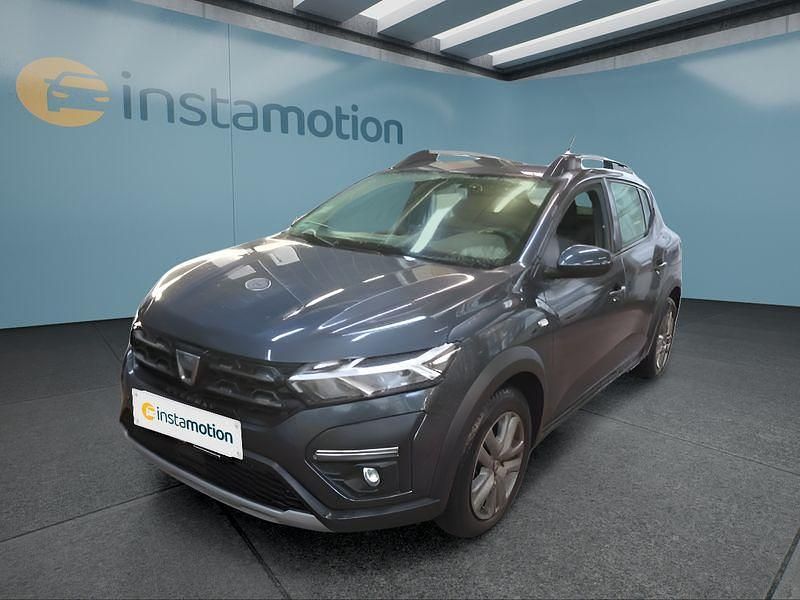 Grau Gebraucht 2021 Dacia Sandero Stepway Kleinwagen | 12.349 € (Fairer Preis) - Bild 1/4