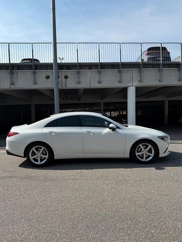 Gebraucht Mercedes CLA200 150 PS (110 kW) 2020 Weiß Limousine