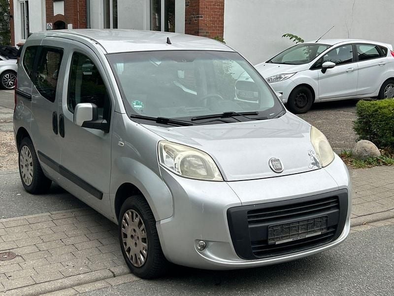 Gebraucht Fiat Qubo Dynamic 73 PS (53 kW) 2009 Silber Van / Kleinbus