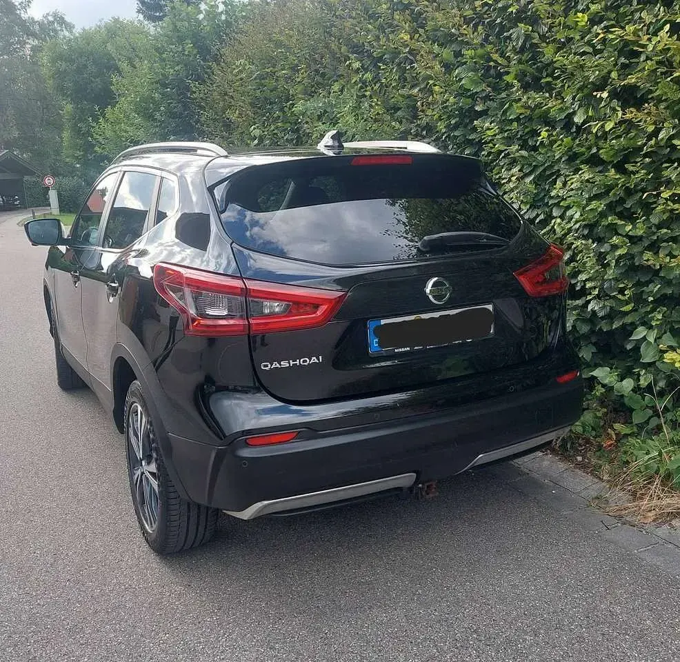 Gebraucht Nissan Qashqai Acenta 163 PS (119 kW) 2018 Schwarz SUV
