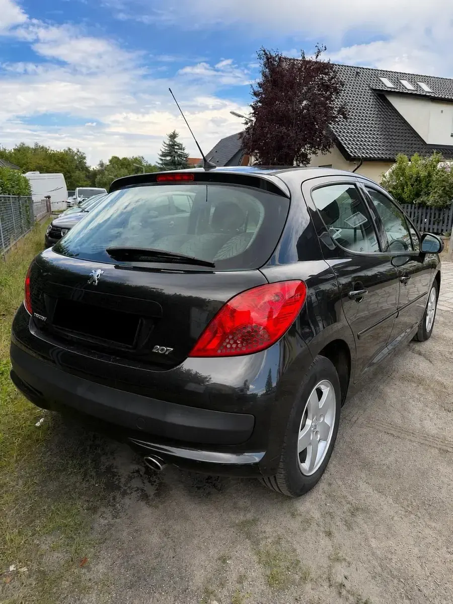 Gebraucht Peugeot 207 95 PS (69 kW) 2009 Schwarz Kleinwagen