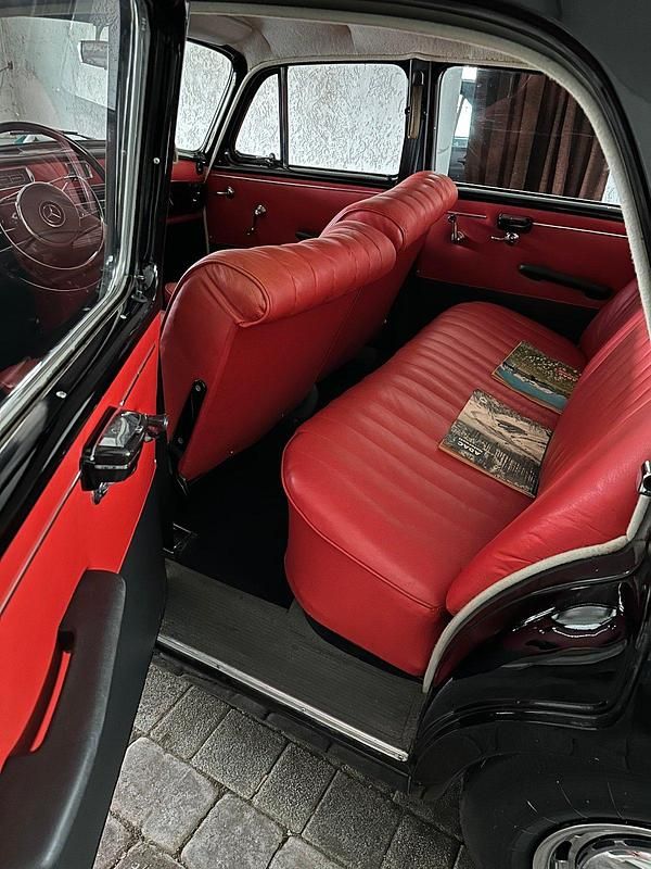 Gebraucht Mercedes 180 48 PS (35 kW) 1962 Schwarz Limousine