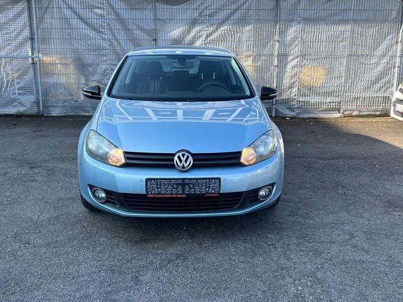 Gebraucht VW Golf VI Match 105 PS (77 kW) 2012 Blau Kleinwagen