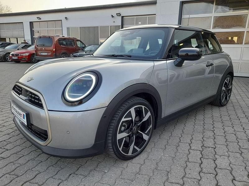 Gebraucht Mini Cooper Favoured 114 kW (156 PS) 2025 Silber Kleinwagen