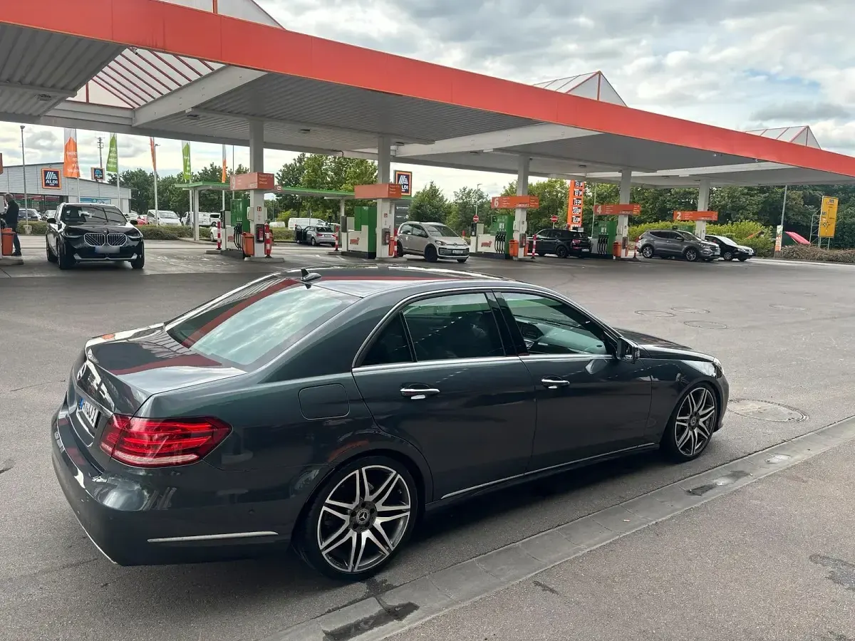 Gebraucht Mercedes E400 333 PS (244 kW) 2014 Grau Limousine