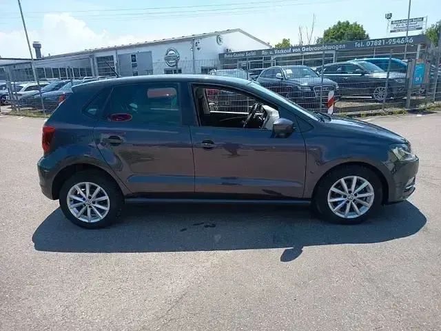 Gebraucht VW Polo LOUNGE 90 PS (66 kW) 2015 Grau Limousine