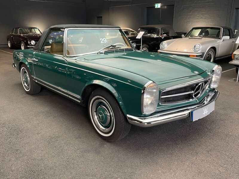 Grün Gebraucht 1966 Mercedes 230 Cabrio | 99.900 € - Bild 1/4