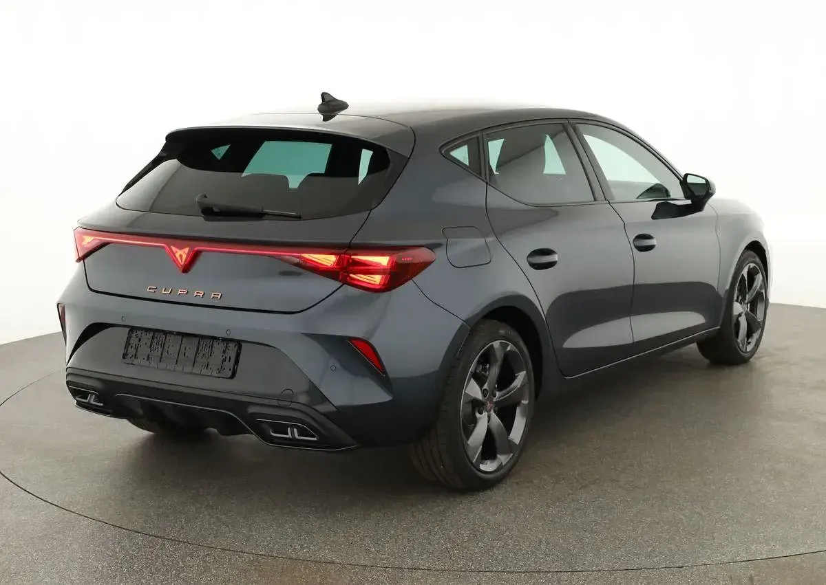 Ny Cupra Leon 150 HK (110 kW) 2026 Grå Sedan
