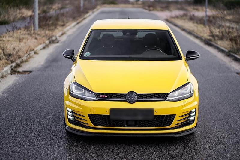 Gebraucht VW Golf VII Active 184 PS (135 kW) 2015 Gelb Limousine