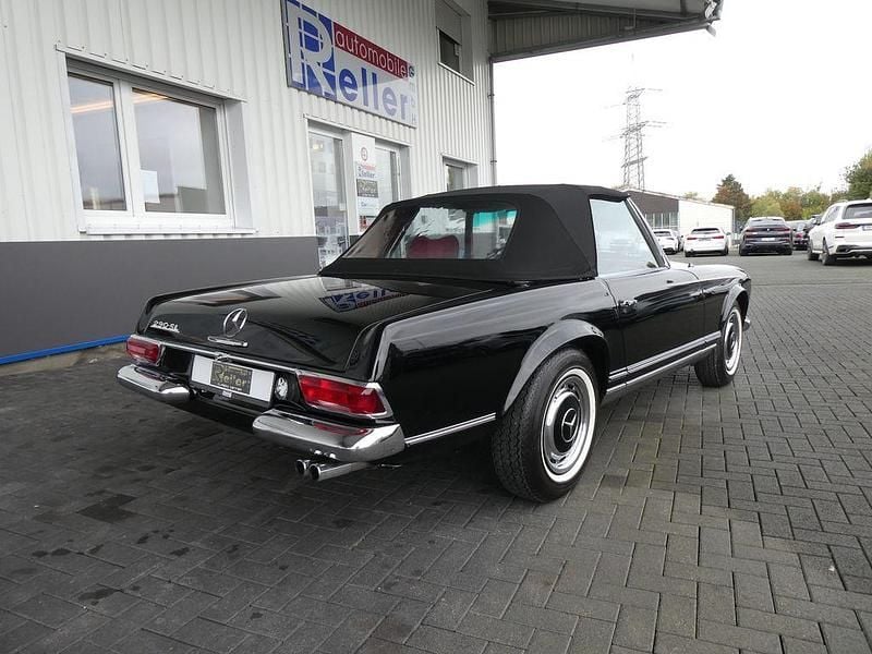 Gebraucht Mercedes 230 150 PS (110 kW) 1967 Grau Cabrio