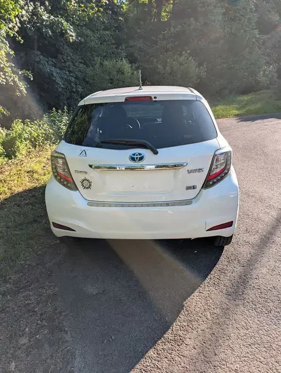 Gebraucht Toyota Yaris Edition 101 PS (74 kW) 2014 Weiß Kleinwagen