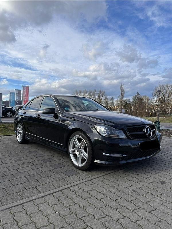 Gebraucht Mercedes C200 AMG 184 PS (135 kW) 2011 Schwarz Limousine
