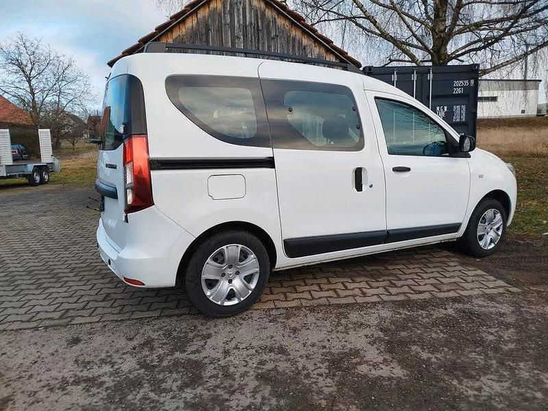 Gebraucht Dacia Dokker 102 PS (75 kW) 2020 Weiß Van / Kleinbus