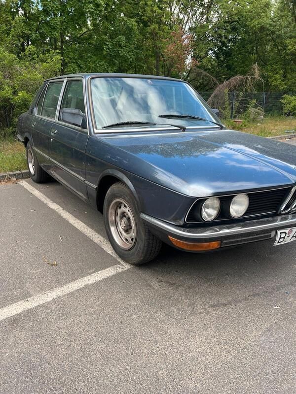 Blau Gebraucht 1982 BMW 525 Limousine | 9.800 € - Bild 1/4