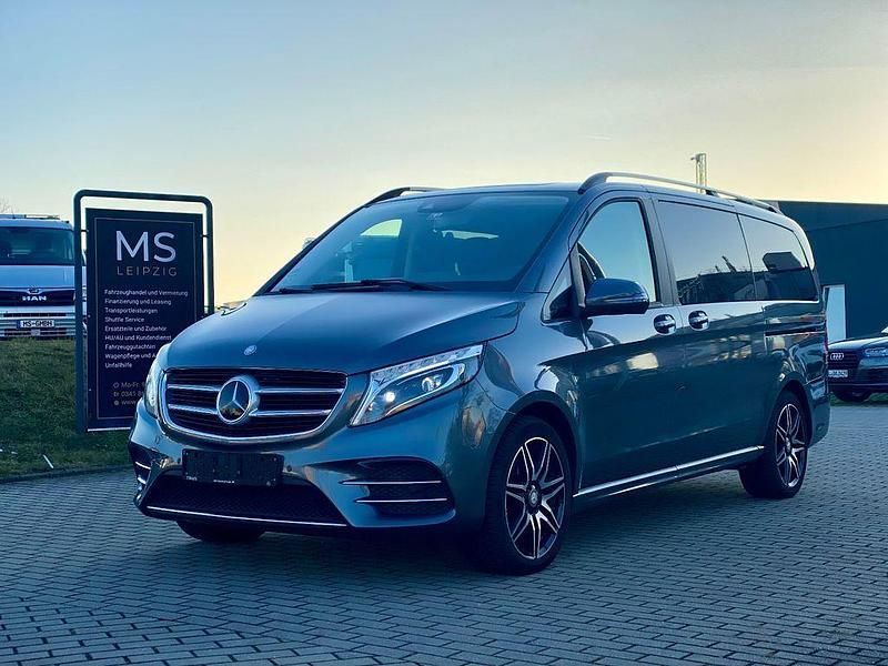 Grau Gebraucht 2017 Mercedes V250 AMG Van / Kleinbus | 37.800 € (Fairer Preis) - Bild 1/4