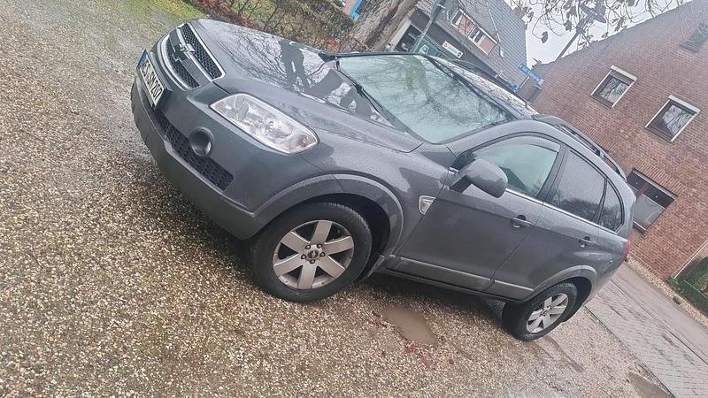 Gebraucht Chevrolet Captiva 136 PS (100 kW) 2011 Grau SUV