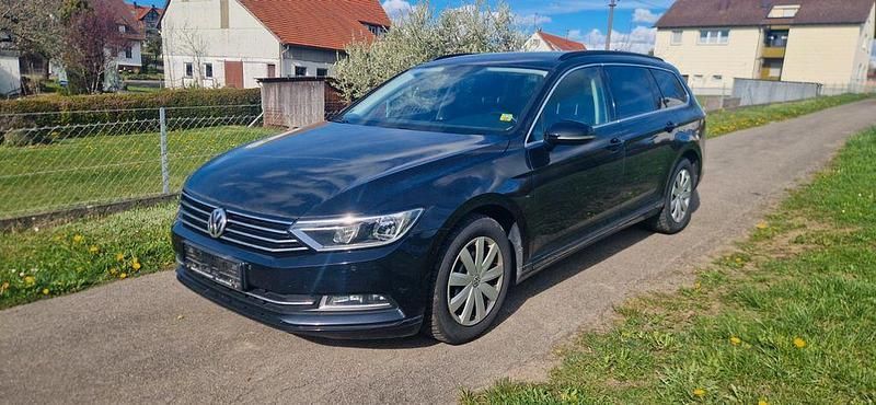 Gebraucht VW Passat Comfortline 120 PS (88 kW) 2017 Schwarz Kombi