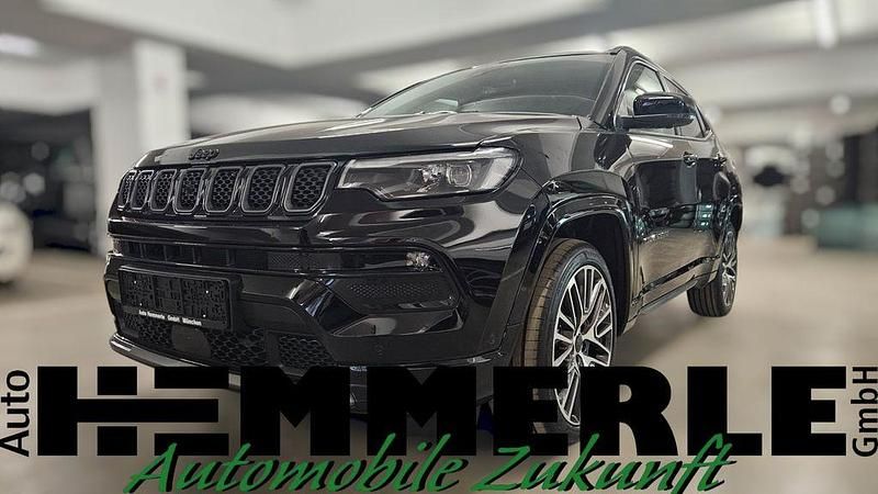 Neu Jeep Compass Summit 131 PS (96 kW) 2025 Solid black SUV