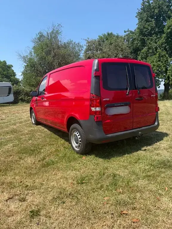 Gebraucht Mercedes Vito 114 PS (83 kW) 2016 Rot Van
