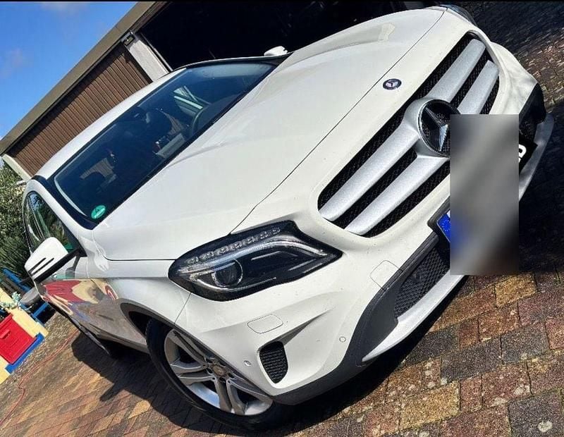 Weiß Gebraucht 2016 Mercedes 220 SUV | 14.950 € - Bild 1/4