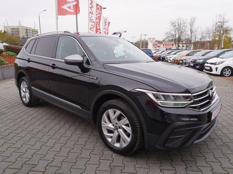 Gebraucht VW Tiguan Allspace Highline 150 PS (110 kW) 2022 Schwarz SUV