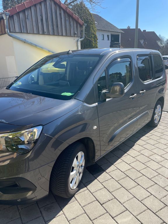 Grau Gebraucht 2019 Opel Combo Life Edition Van / Kleinbus | 14.000 € (Guter Preis) - Bild 1/4