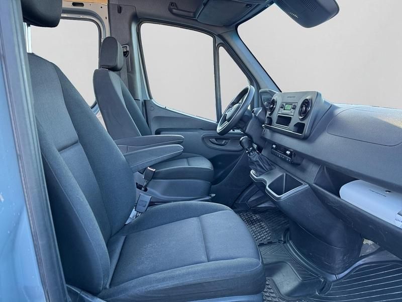 Gebraucht Mercedes Sprinter 125 PS (91 kW) 2023 Szary Van
