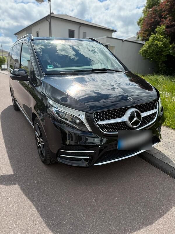 Schwarz Gebraucht 2019 Mercedes V300 AMG Van / Kleinbus | 49.850 € (Superpreis) - Bild 1/4