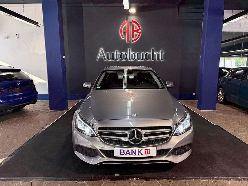 Silber Gebraucht 2016 Mercedes C250 Limousine | 20.499 € (Fairer Preis) - Bild 1/4