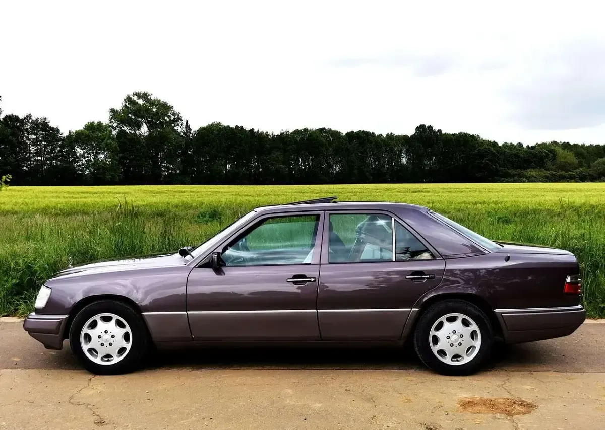 Gebraucht Mercedes E250 113 PS (83 kW) 1993 Limousine
