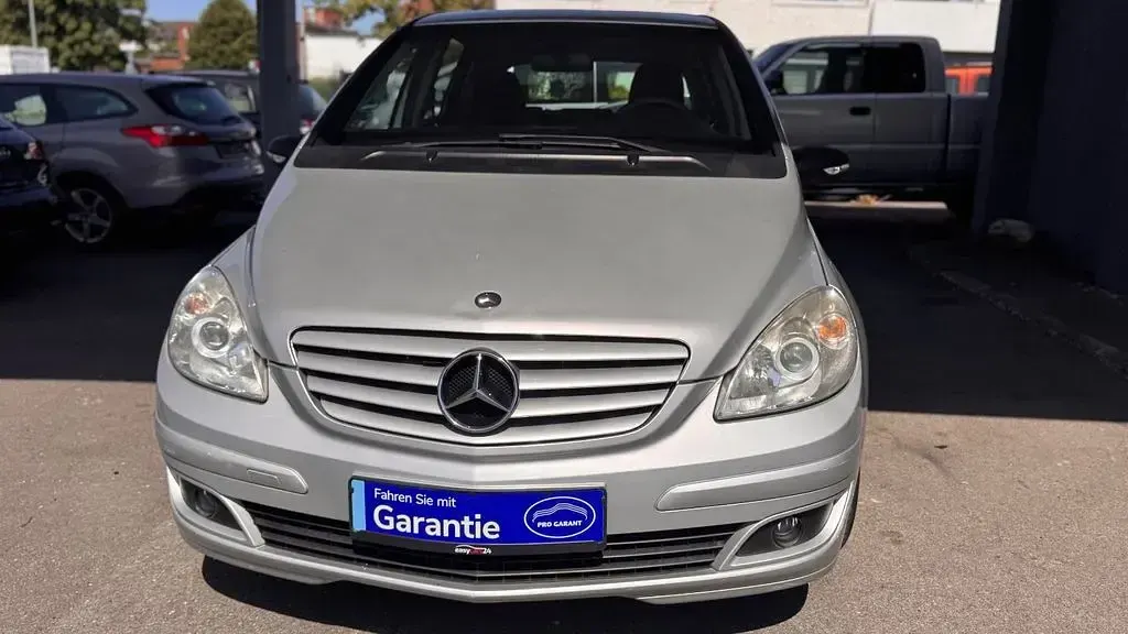 Gebraucht Mercedes B150 95 PS (69 kW) 2006 Silber Van / Kleinbus