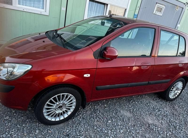 Gebraucht Hyundai Getz 70 PS (51 kW) 2010 Rot Kleinwagen