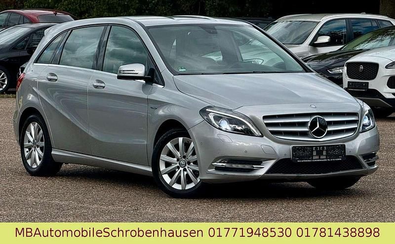 Silber Gebraucht 2012 Mercedes B200 Van / Kleinbus | 9.999 € (Guter Preis) - Bild 1/3