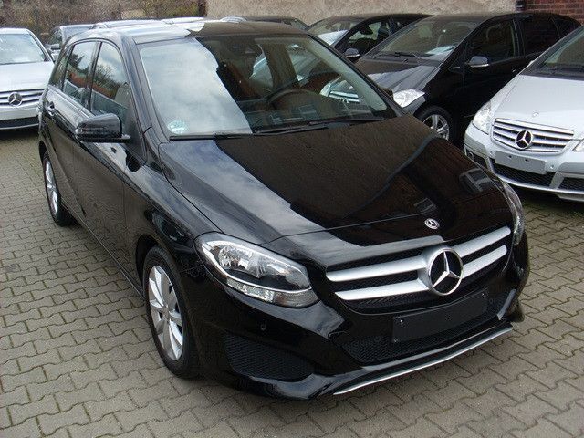 Gebraucht Mercedes B200 136 PS (100 kW) 2019 Schwarz Kleinwagen