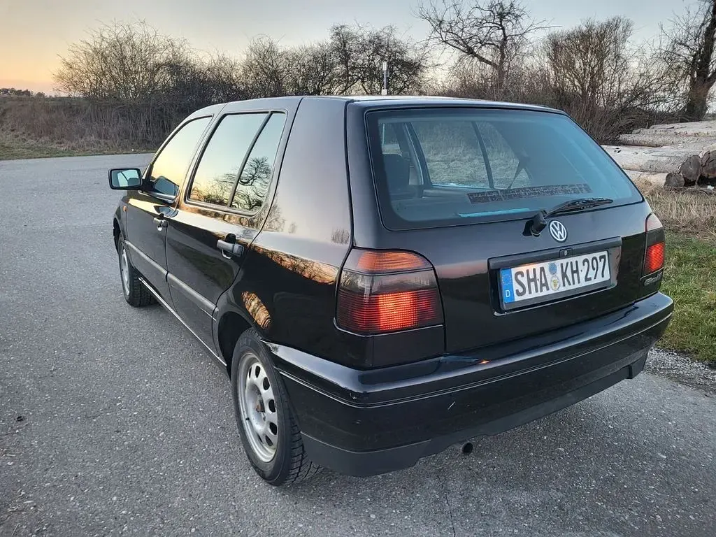 Gebraucht VW Golf III 75 PS (55 kW) 1997 Schwarz Limousine