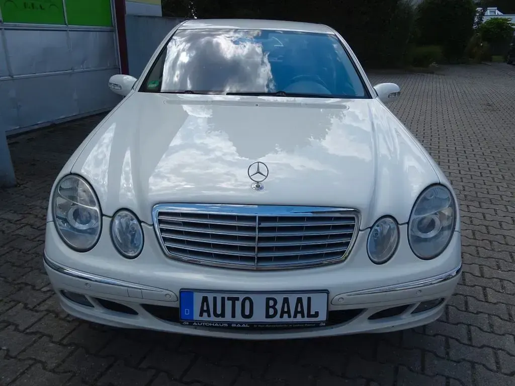 Gebraucht Mercedes E280 Elegance 190 PS (139 kW) 2005 Weiß Limousine