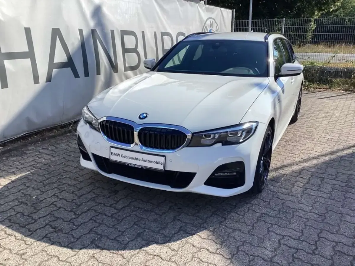 Gebraucht BMW 330 M Sport 184 PS (135 kW) 2021 Weiss Kombi