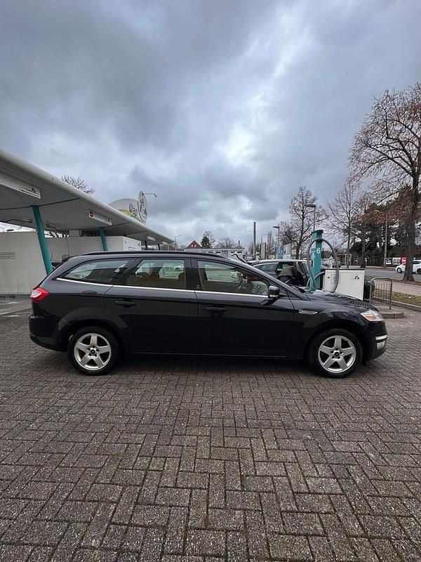 Gebraucht Ford Mondeo 160 PS (117 kW) 2013 Schwarz Kombi