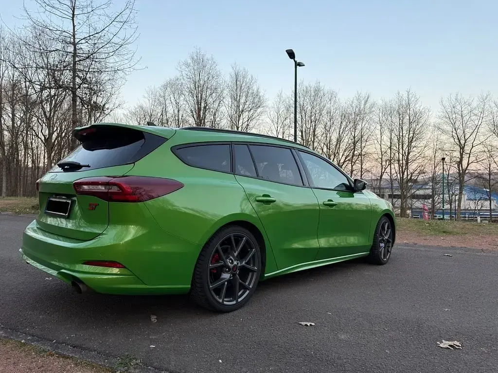Gebraucht Ford Focus ST 280 PS (205 kW) 2024 Grün Limousine