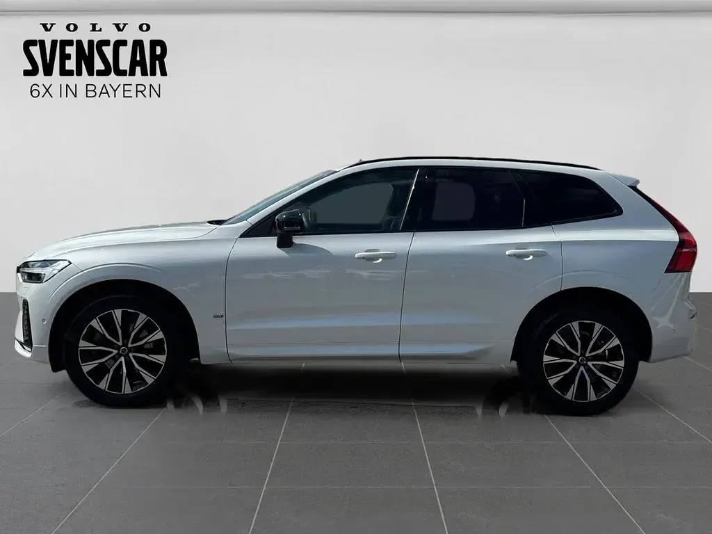 Gebraucht Volvo XC60 Plus 197 PS (144 kW) 2024 Crystal white / metallic SUV