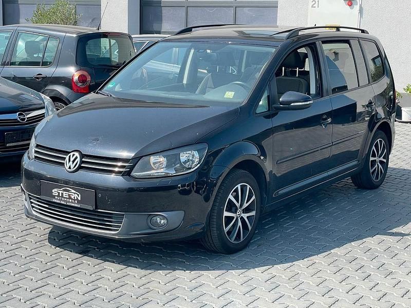 Schwarz Gebraucht 2010 VW Touran Family Van / Kleinbus | 5.950 € (Fairer Preis) - Bild 1/4