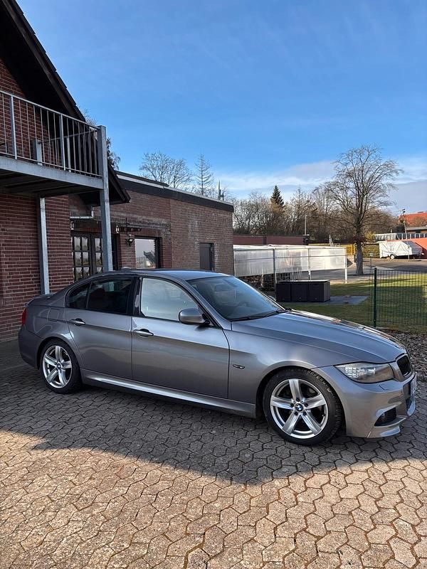 Gebraucht BMW 325 M Sport 218 PS (160 kW) 2009 Grau Limousine