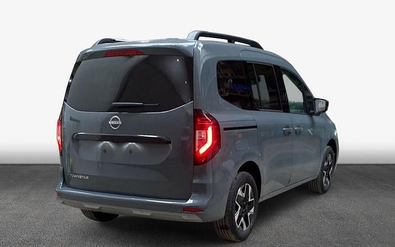 Neu Nissan Townstar Tekna 130 PS (95 kW) 2025 Grau Van
