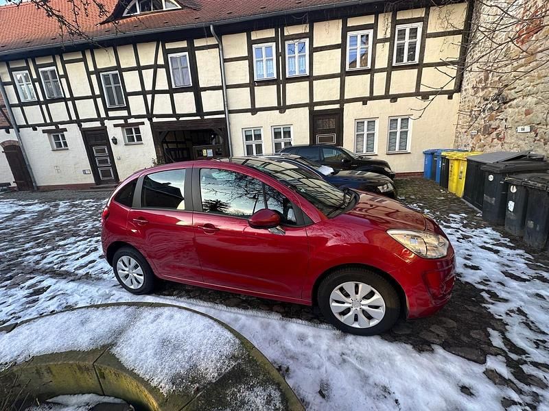 Gebraucht Citroën C3 90 PS (66 kW) 2011 Rot Limousine