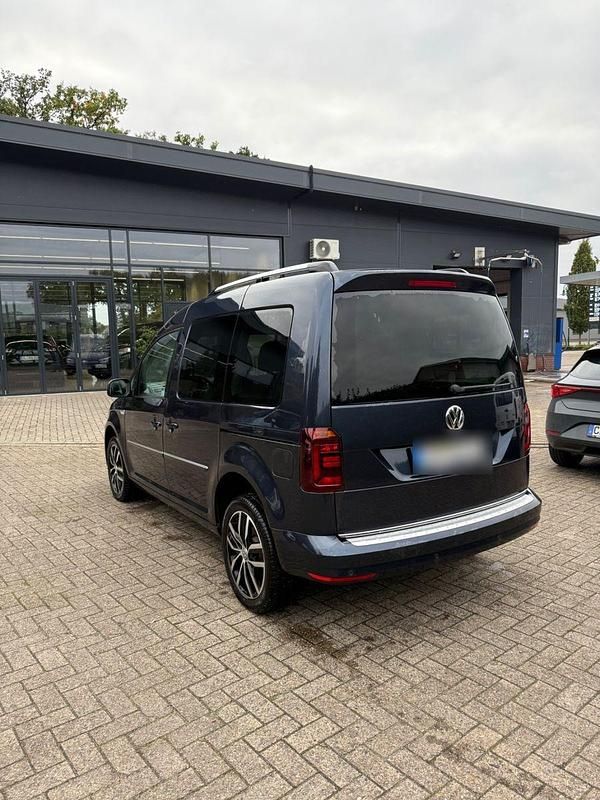 Gebraucht VW Caddy Highline 150 PS (110 kW) 2019 Blau Van / Kleinbus