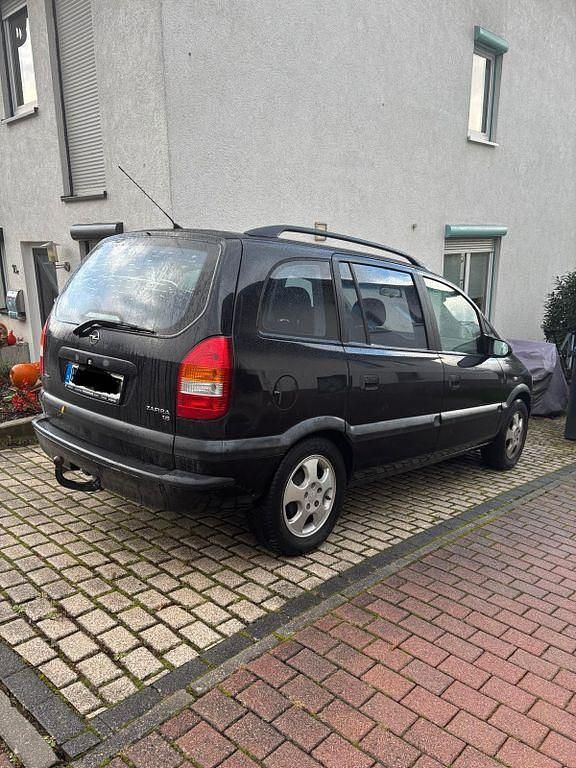 Schwarz Gebraucht 2002 Opel Zafira Elegance Van / Kleinbus | 600 € (Superpreis) - Bild 1/4