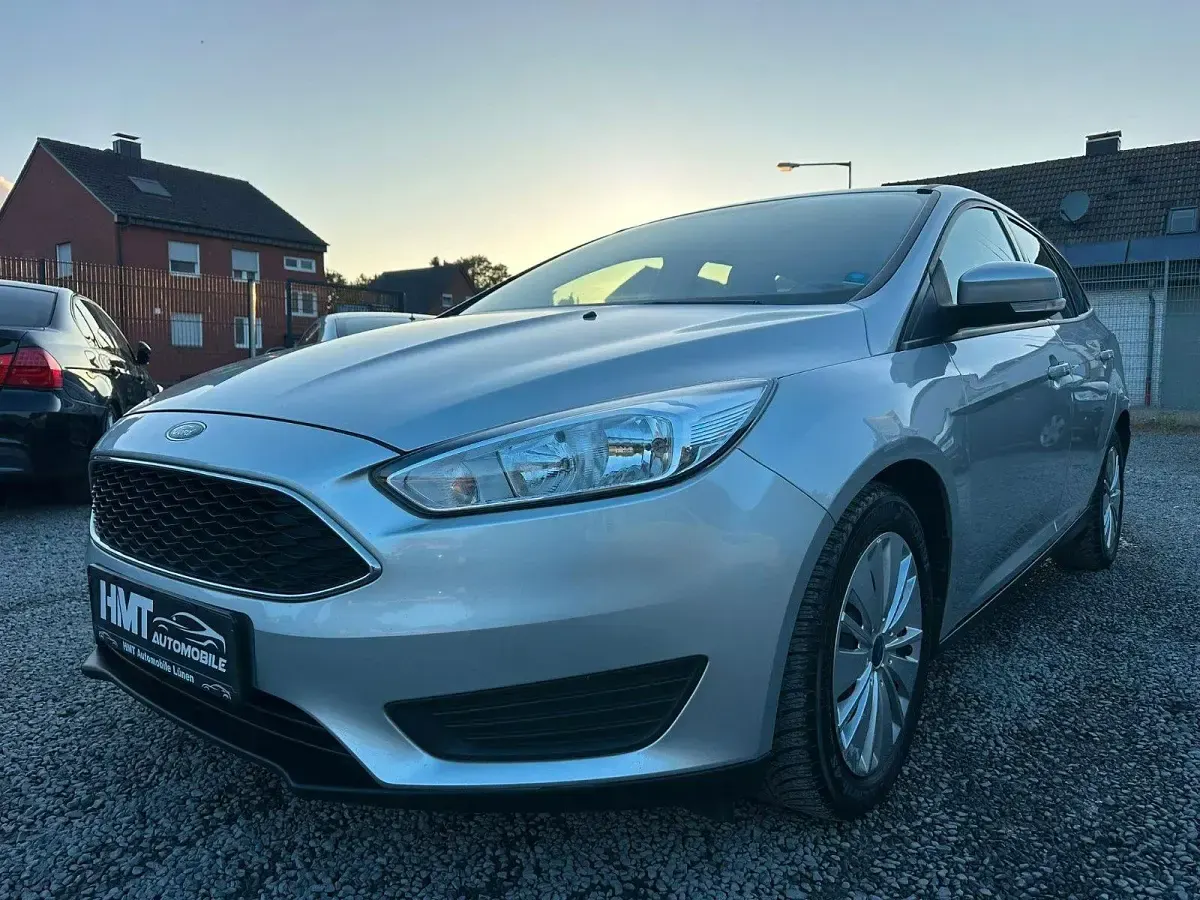 Gebraucht Ford Focus Trend 120 PS (88 kW) 2017 Silber Kombi
